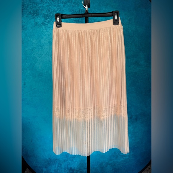 River Island Pleated Midi Skirt with lace - Picture 2 of 6